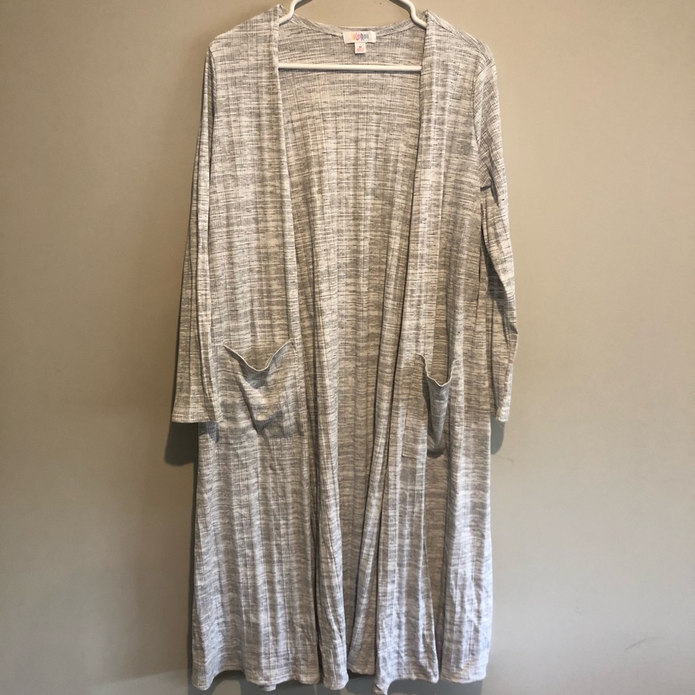 SOLD💜Lularoe White and Gray Sarah